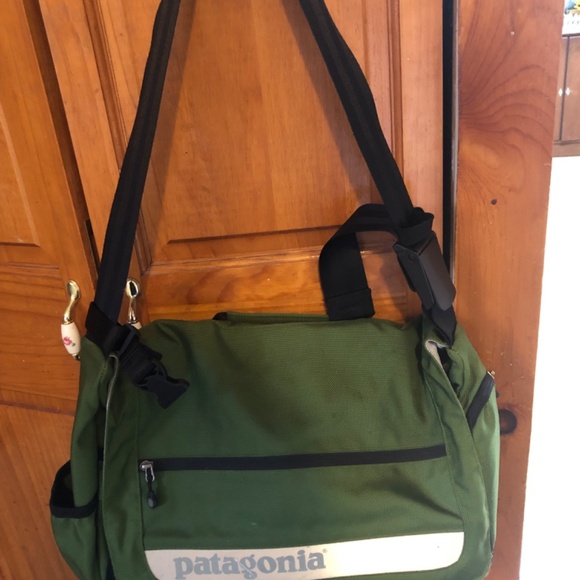Patagonia Messenger Bag - Picture 3 of 13